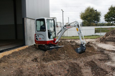 výkopové práce minibagrom TB216 - 1,7t